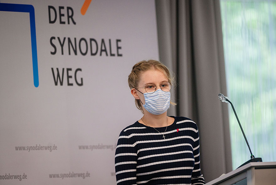 Johanna Müller bei der Regionalkonferenz des Synodalen Wegs im September in Dortmund.