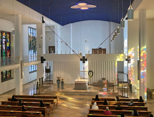 Aufgrund der Corona-Pandemie beten die Clemensschwestern die Vesper in der Mutterhauskirche Aufgrund der Corona-Pandemie beten die Clemensschwestern die Vesper in der Mutterhauskirche