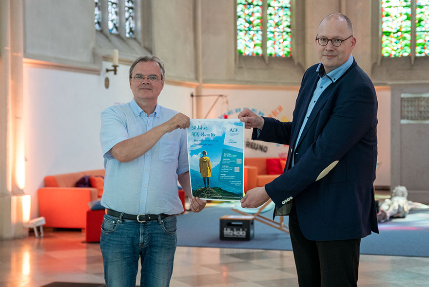Pfarrer Friedrich Stahlhut (links) und Pfarrer André Sühling freuen sich auf die Feierlichkeiten anlässlich des 50-jährigen Jubiläums der Arbeitsgemeinschaft Christlicher Kirchen (ACK) in der Jugendkirche Münster – einem „Ort der Zukunft“, wie sie sagen.