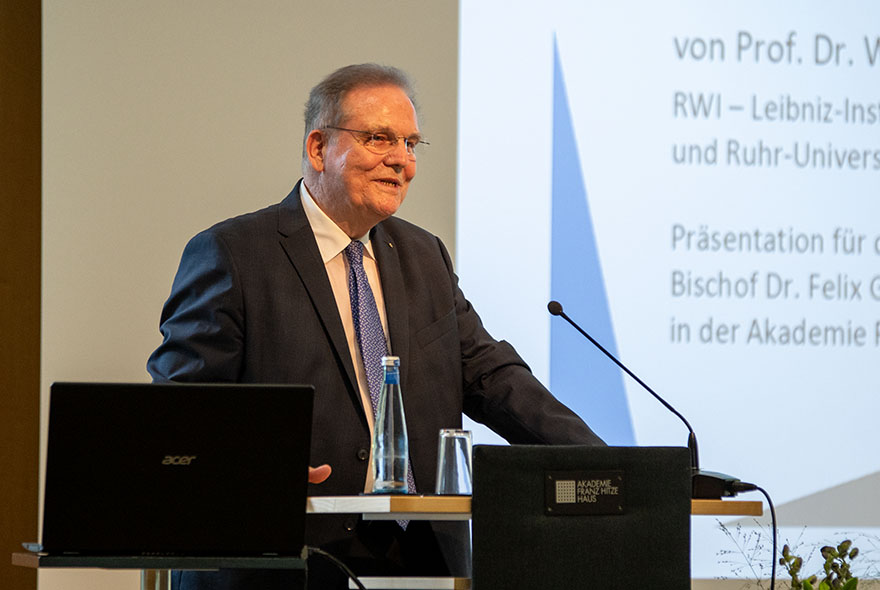Prof. Dr. Wim Kösters vom Leibnitz-Institut für Wirtschaftsforschung an der Ruhr-Universität Bochum