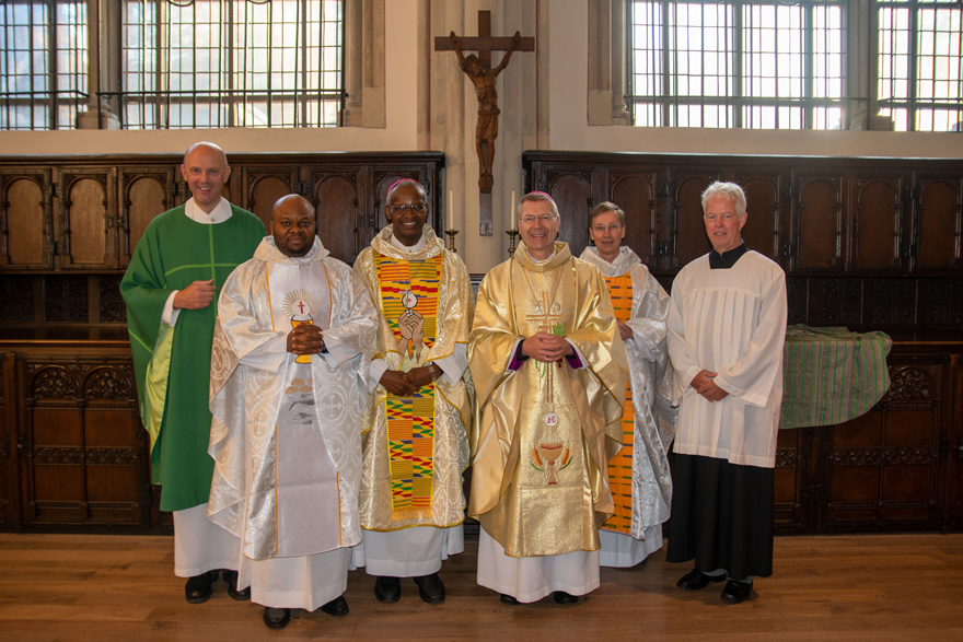 Pater Hans-Michael Hürter, Weihbischof Dr. Stefan Zekorn und Bischof Richard Baawobr aus dem Bistum Wa