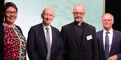 Stellten die Vorschläge für die pastoralen Räume im Kreisdekanat Steinfurt mit vor (von links): Stephanie Heckenkamp-Grohs, Ulrich Hörsting, Kreisdechant Dr. Jochen Reidegeld und Generalvikar Dr. Klaus Winterkamp. 