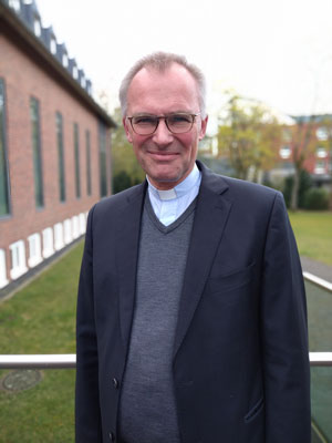 Pfarrer Dr. Christian Schmitt 