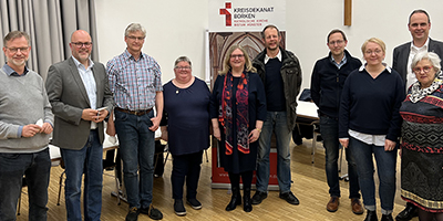 Der Vorstand der Kreisdekanatskonferenz sowie die Delegierten in Bistumsgremien. Der Vorstand der Kreisdekanatskonferenz sowie die Delegierten in Bistumsgremien.