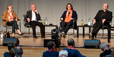 Pfarrer Peter Kossen auf dem Podium beim Katholikentag in Stuttgart