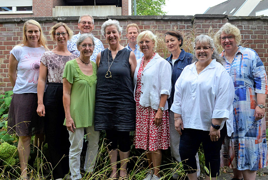 Die Mitglieder der regelmäßigen Fachteamsitzung: EFL-Beraterinnen und -Berater aus dem Kreis Warendorf zusammen mit Dr. Marianne Fleuter, Fachärztin für Psychiatrie und Psychotherapie (3. Von links). 