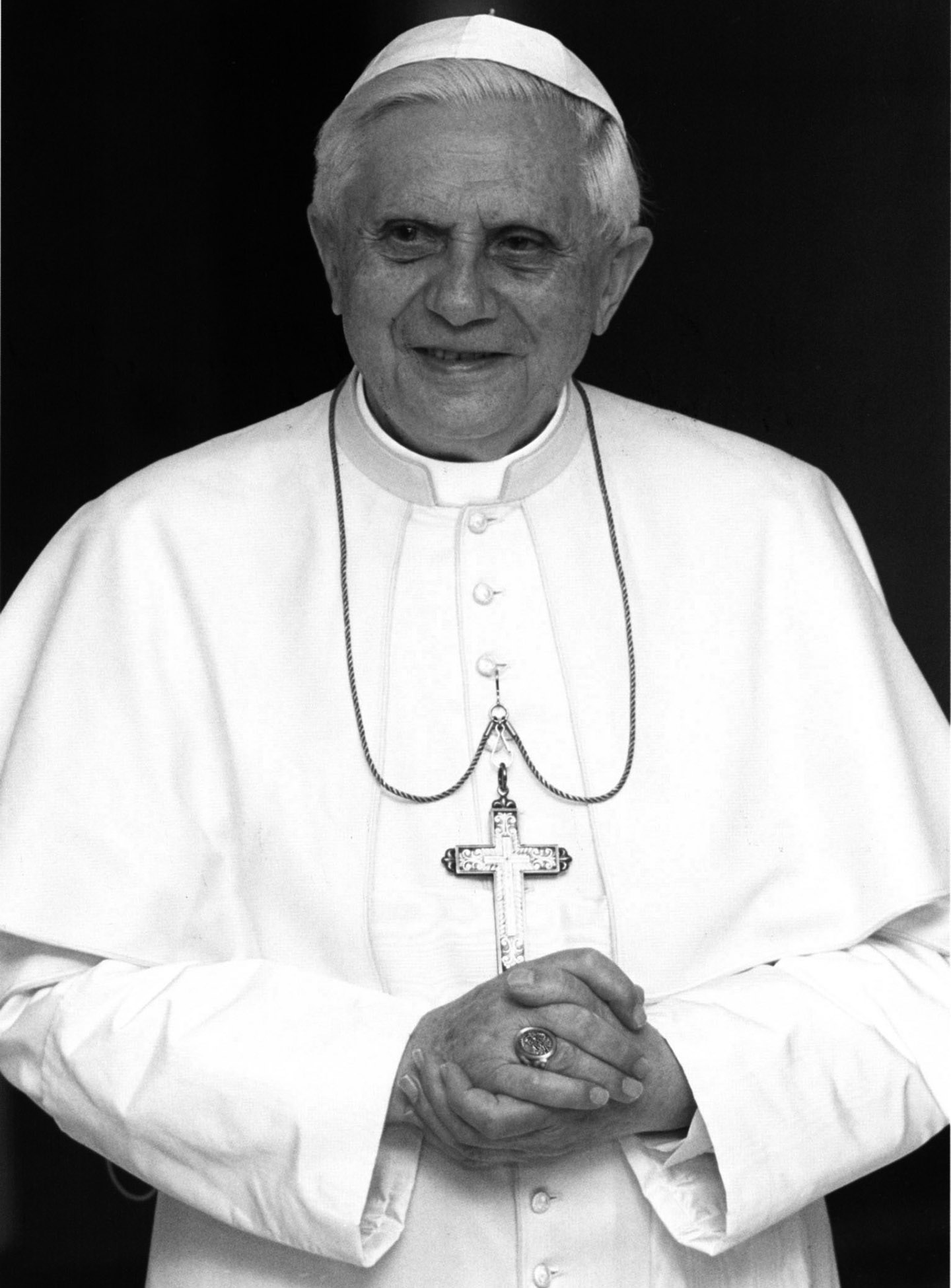 S/W-Foto des em. Papstes Benedikt XVI.