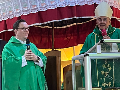 Münsters Bischof Genn bei Predigt in Ghana