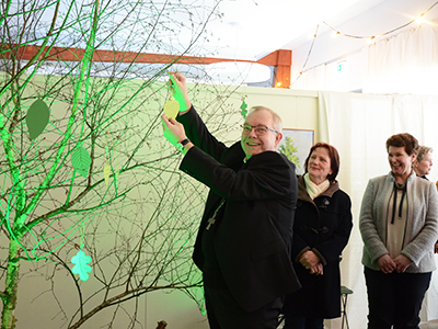 Weihbischof Dr. Christoph Hegge eröffnete den Ostergarten in Schöppingen.