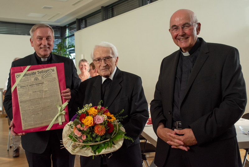 Prälat Leonard Elsner gemeinsam mit Bischof Dr. Felix Genn und Weihbischof Wilfried Theising