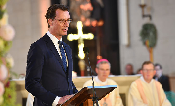 Ministerpräsident Wüst bei seinem Grußwort