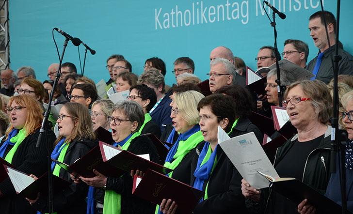 Chorsänger beim Katholikentag 2018