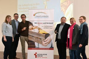 Die Organisatoren der Veranstaltung v.l. Dr. Franziska Zumbrägel (KAS), Johannes Hörnemann (BMO), Bernd Kleyboldt (KAS), Thomas Kamp-Deister, Friederike Asbree (BMO) und Fara Steinmeier (Zukunft einkaufen) Die Organisatoren der Veranstaltung v.l. Dr. Franziska Zumbrägel (KAS), Johannes Hörnemann (BMO), Bernd Kleyboldt (KAS), Thomas Kamp-Deister, Friederike Asbree (BMO) und Fara Steinmeier (Zukunft einkaufen)
