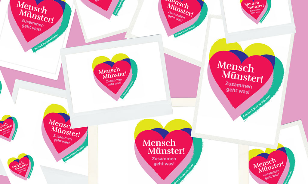Collage aus Kampagnenlogos: Ein Herz in bunt-roten Pastellfarben mit der Aufschrift "Mensch Münster - Zusammen geht was!"